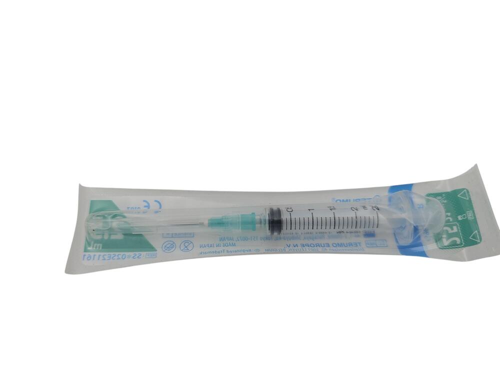 Wegwerp injectiespuit 2.5ml, per 100 met naald